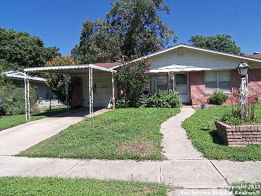 3rd image of 4707 Stoneleigh Dr