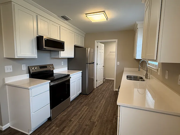 14287 Lexington Dr — Photo 5