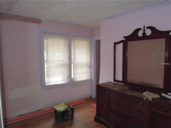 3rd image of 858 35th Ave S