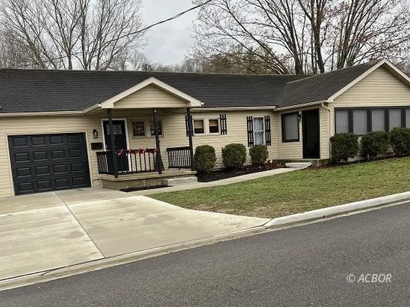 550 W Broadway St, Wellston, OH 45692