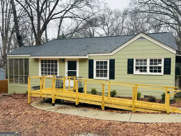 624 W Howell St, Hartwell, GA 30643