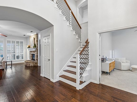 3rd image of 7109 New Bury Ct