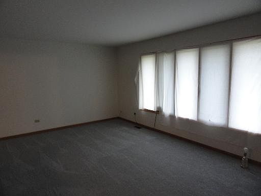 2nd image of 17810 Missouri Ct E
