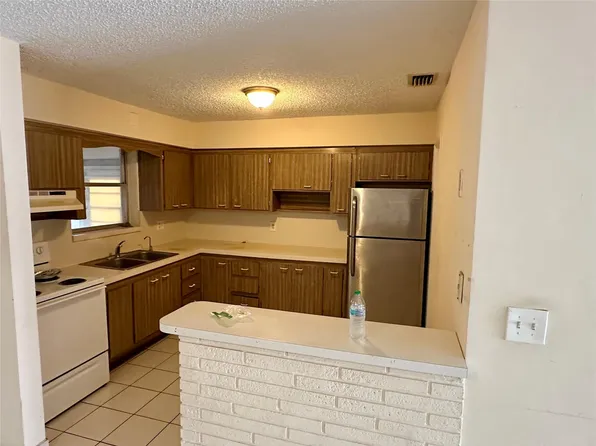 (undisclosed Address), Hollywood, FL 33021