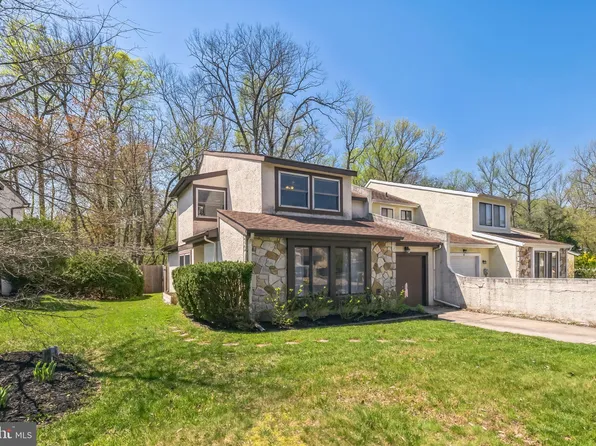 47 Peregrine Dr, Voorhees, NJ 08043