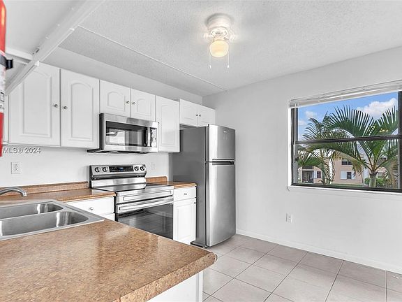 4th image of 1042 Adams Ave #1042L