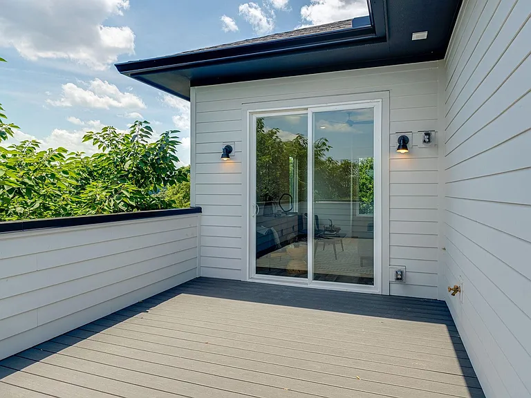 Patio on Lv 3