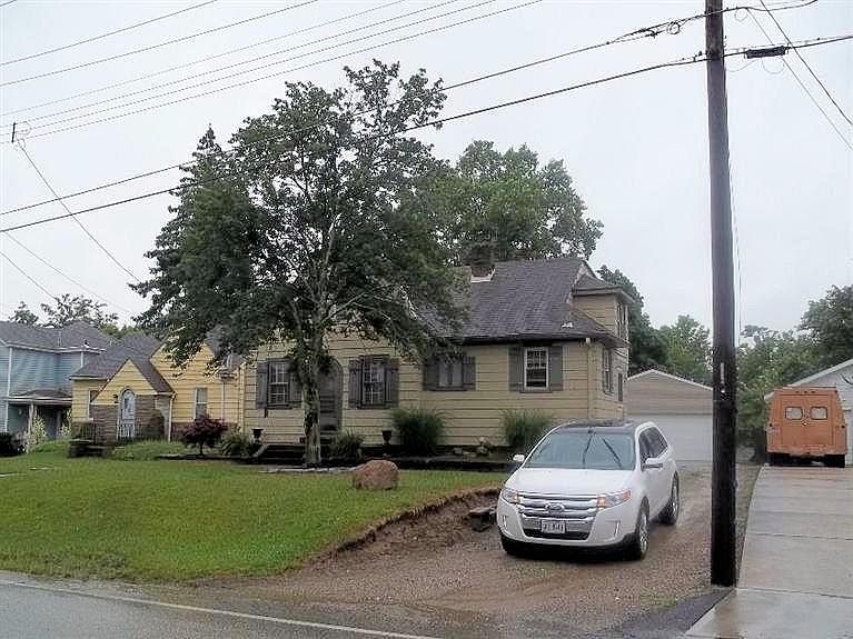 1st image of 901 W Seymour Ave