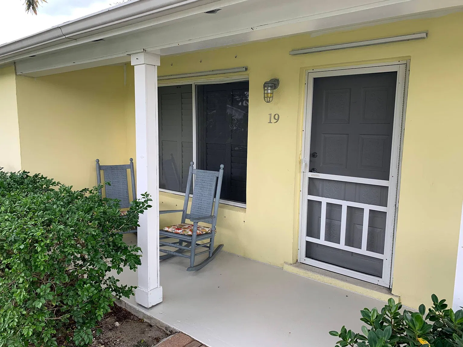19 Beverly Rd E — Photo 2