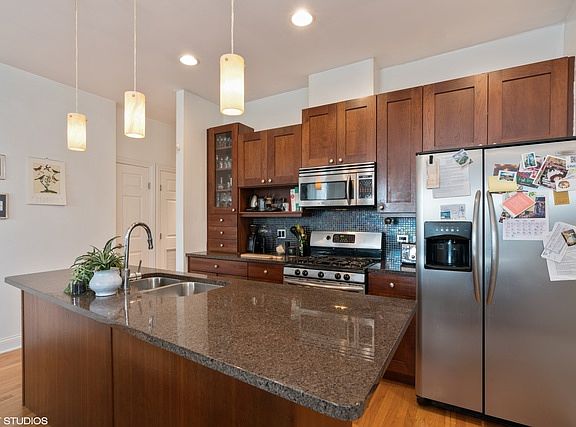 4th image of 1257 E 46th St Unit 301-W