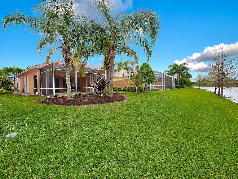 11378 SW Rockingham Dr — Photo 16