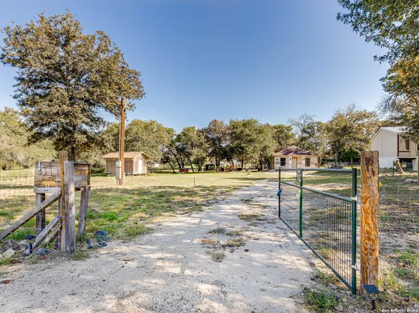4319 NEW MATHIS RD, Elmendorf, TX 78112