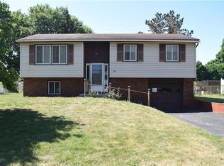 335 Laura Dr, Rochester, NY 14626