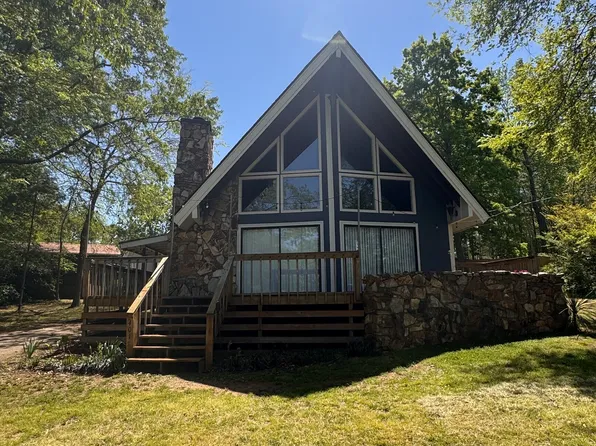 401 Lake Club Cir, Lavonia, GA 30553