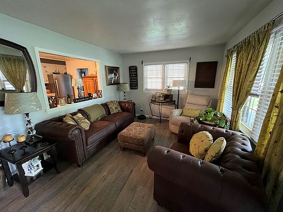 3rd image of 426 Colonial Ter