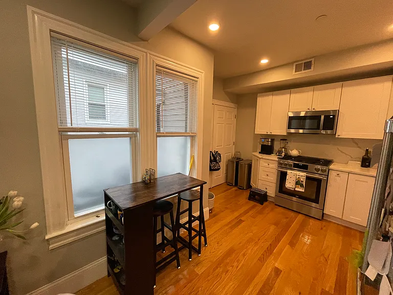 67 Pearl St #2 — Photo 18