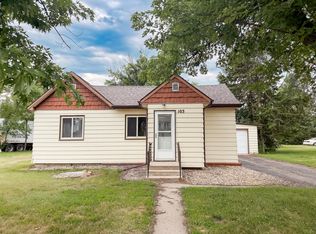103 E 7th St, Woonsocket, SD 57385