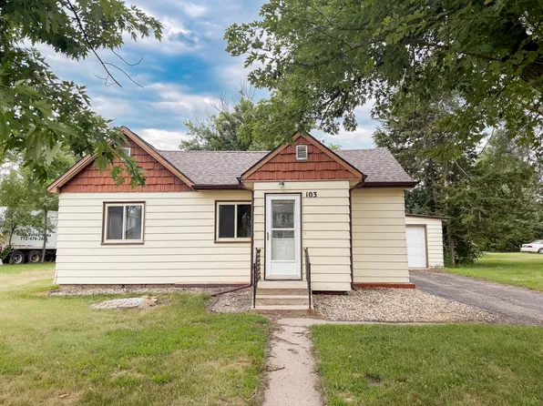 103 E 7th St, Woonsocket, SD 57385