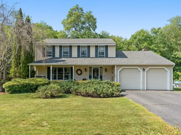 1 Chris Cir, Leicester, MA 01524