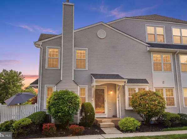 105 Eagle Ct #108, Jamison, PA 18929