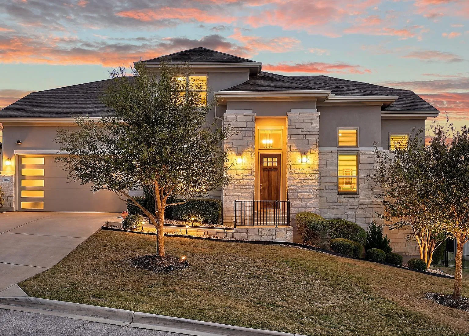 4 bed, 3.5 bath, 4056 sqft, $4,800 — Photo 2