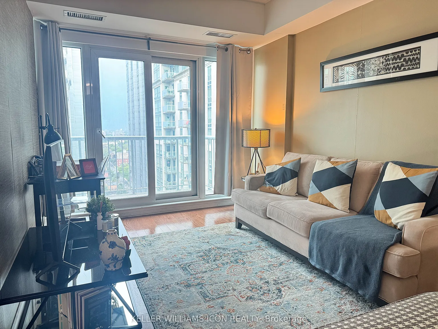234 Rideau St — Photo 4
