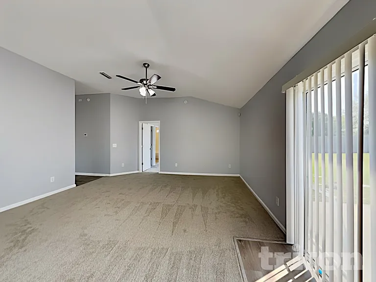 6830 Shoreline Ln — Photo 5