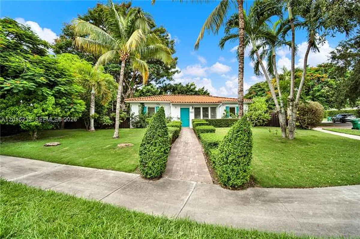 Building Photo - 6890 SW 51st St