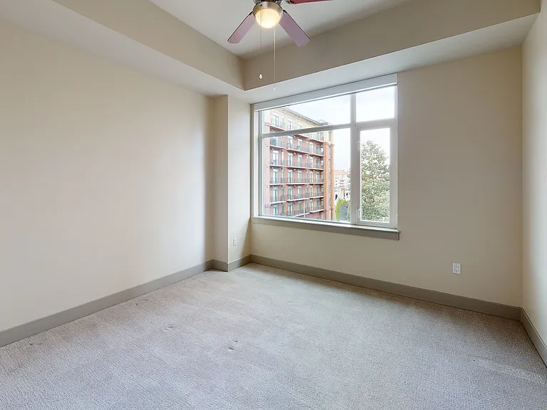 Ashton Bellevue — Photo 40
