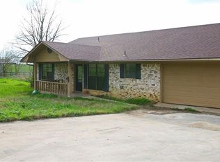 560 Upper Elgin River Rd, Elgin, TX 78621