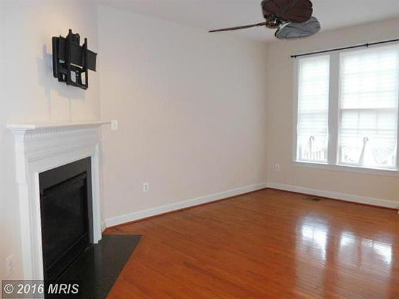 4th image of 757 Vestal St