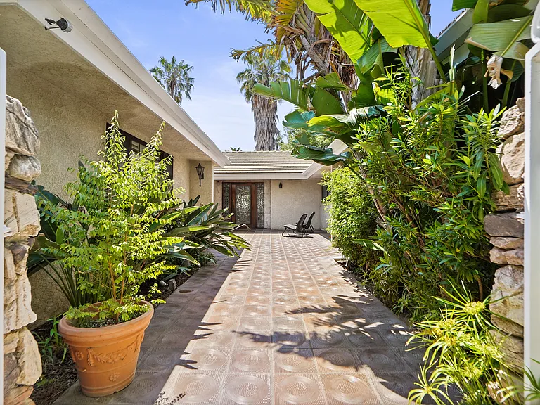 10307 Donna Ave — Photo 49