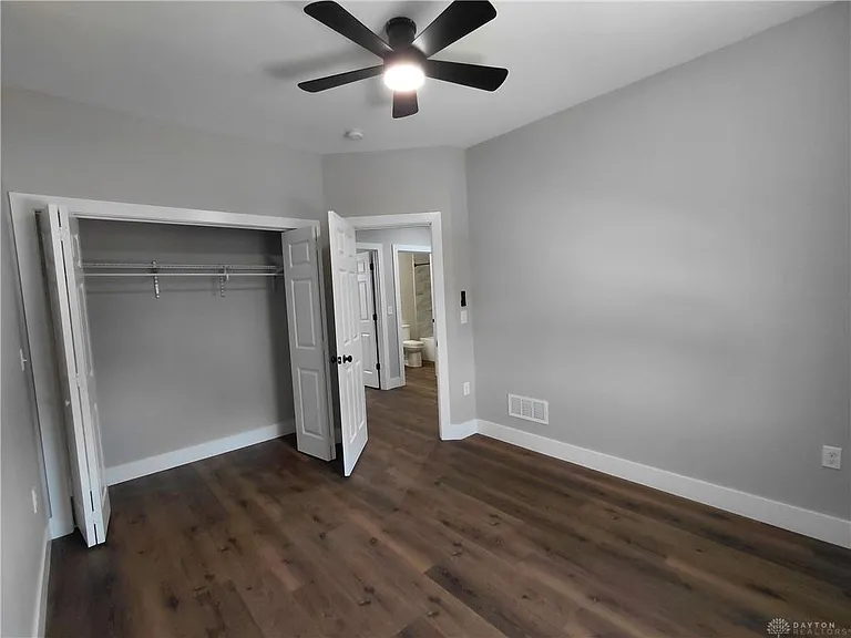 715 Walker St — Photo 2