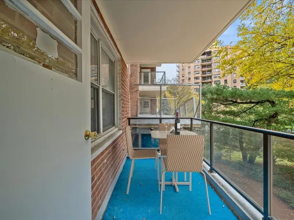 750 Kappock Street image 13 of 17