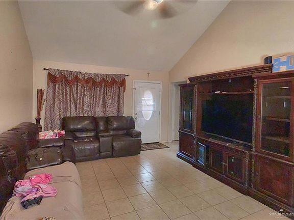 3rd image of 2501 Grandora Dr