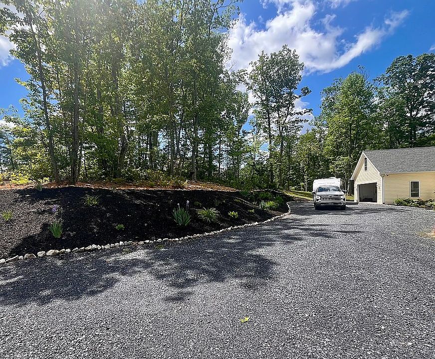 2nd image of 11 Valley Manor Dr