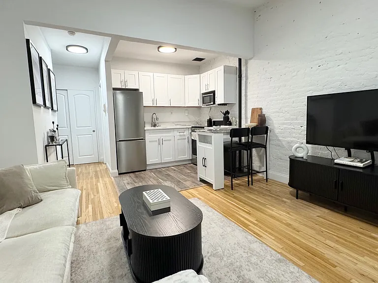 19 E 21st St #3C — Photo 3