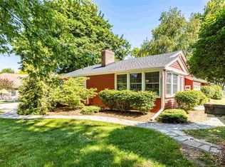 908 Brown St, Saint Clair, MI 48079