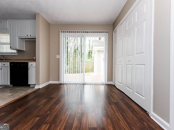 5th image of 2697 Heritage Ln