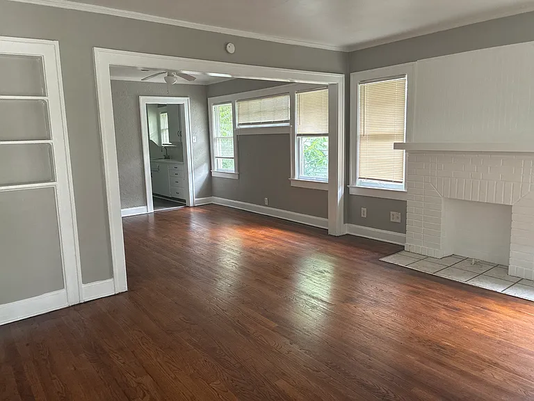 5541 Virginia Ave — Photo 2