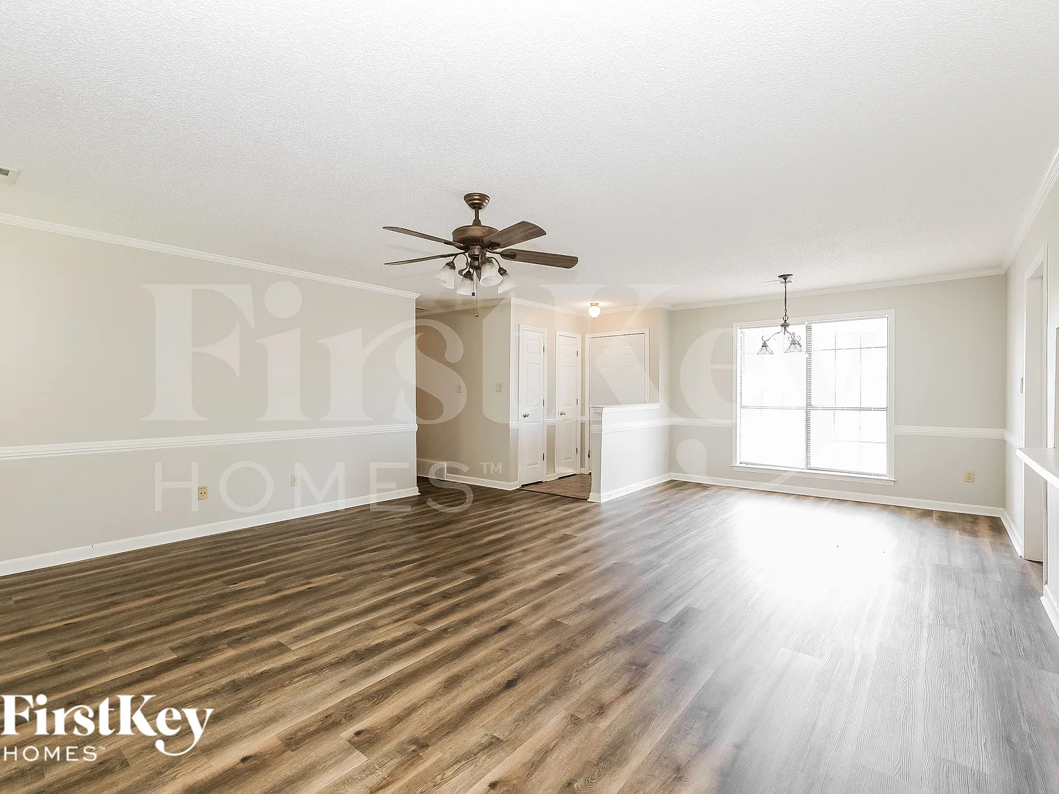 3 bed, 2.0 bath, 1401 sqft, $1,645 — Photo 3