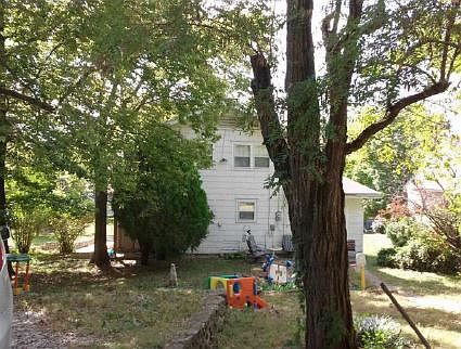 2nd image of 308 E Kaskaskia St