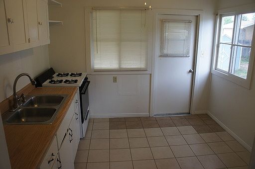 2nd image of 2237 E Lincoln Ave