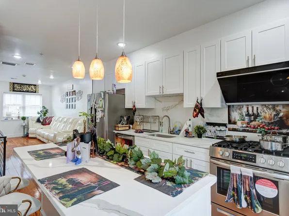 2611 S Marshall St, Philadelphia, PA 19148