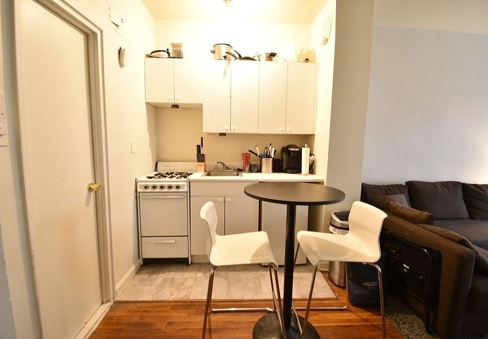 2nd image of 398 E 52nd St APT 4F