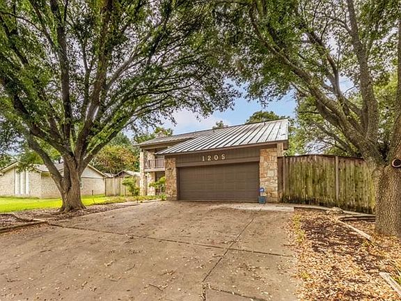 4th image of 1205 Creekview Dr