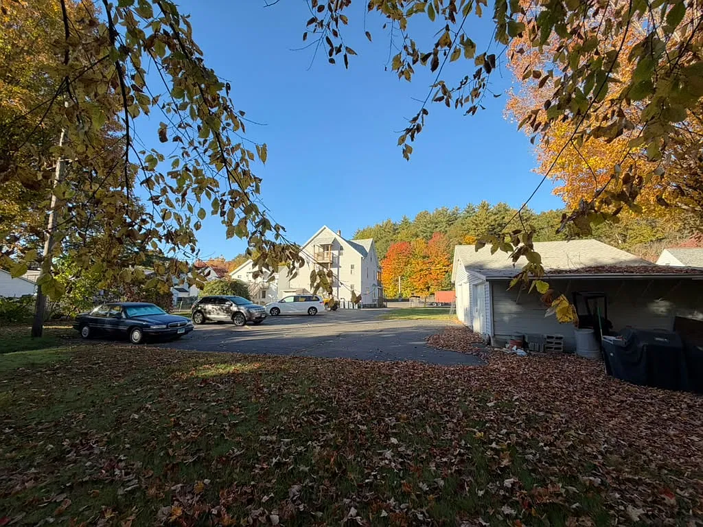 47 Railroad Avenue - 1 Fl — Photo 4