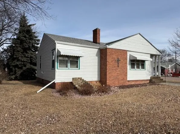 1002 Main St, Faulkton, SD 57438