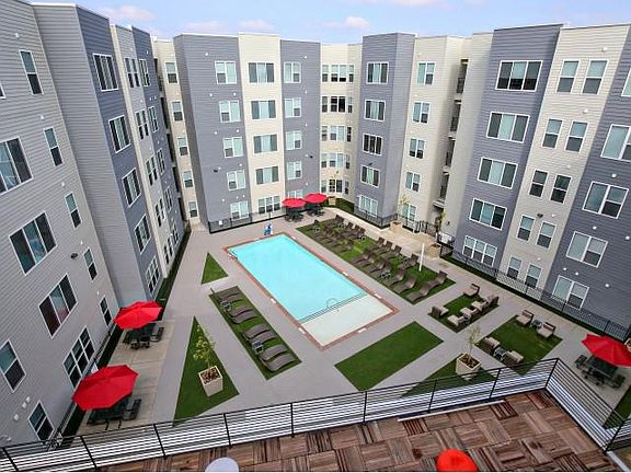 4th image of 2330 Crittenden Dr #1A