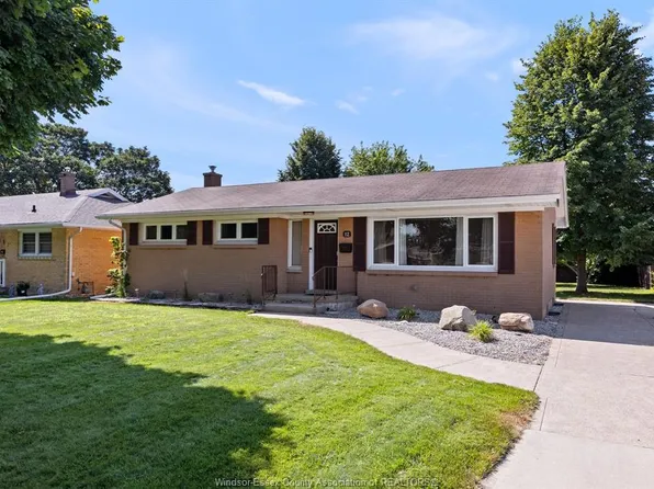 12 Gladstone Ave, Leamington, ON N8H 2H5